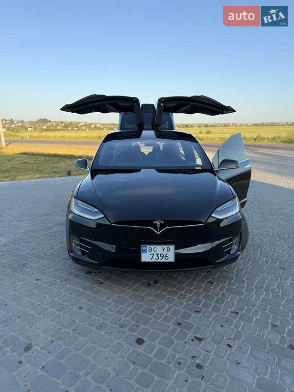 Внедорожник / Кроссовер Tesla Model X 2018 в Дрогобыче