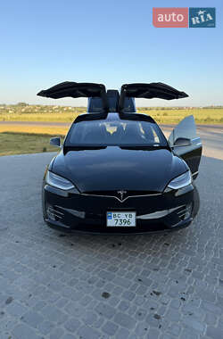 Позашляховик / Кросовер Tesla Model X 2018 в 