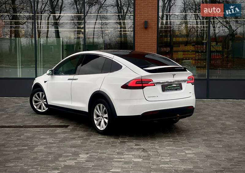 Позашляховик / Кросовер Tesla Model X 2017 в Києві