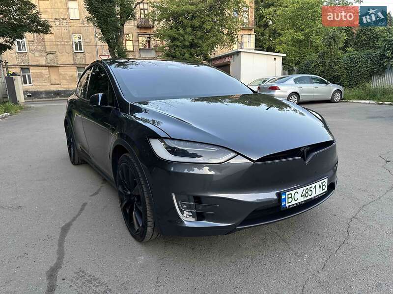 Tesla Model X 2020