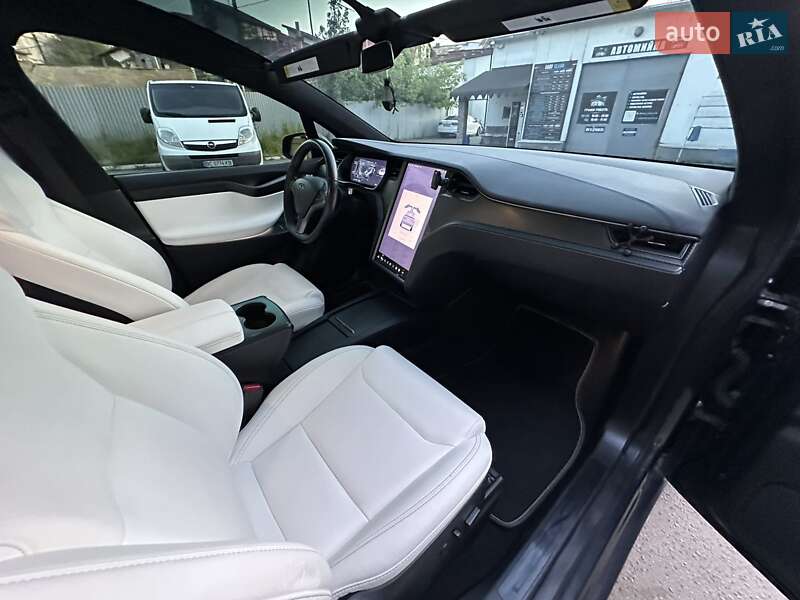 Позашляховик / Кросовер Tesla Model X 2020 в Львові