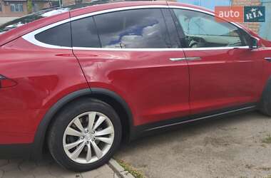 Внедорожник / Кроссовер Tesla Model X 2017 в 