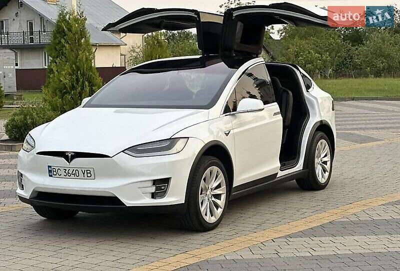 Позашляховик / Кросовер Tesla Model X 2018 в Львові