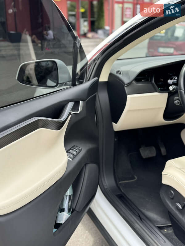 Внедорожник / Кроссовер Tesla Model X 2018 в Киеве