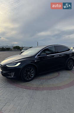 Внедорожник / Кроссовер Tesla Model X 2017 в 
