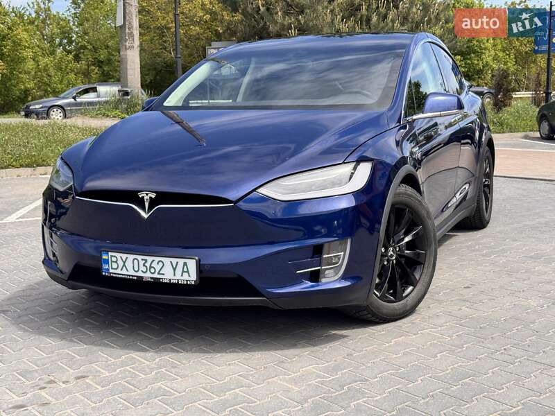 Позашляховик / Кросовер Tesla Model X 2016 в Хмельницькому