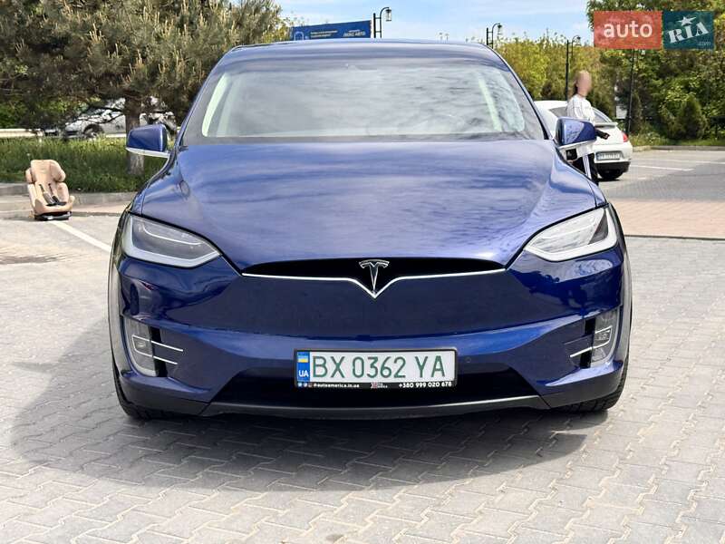 Позашляховик / Кросовер Tesla Model X 2016 в Хмельницькому