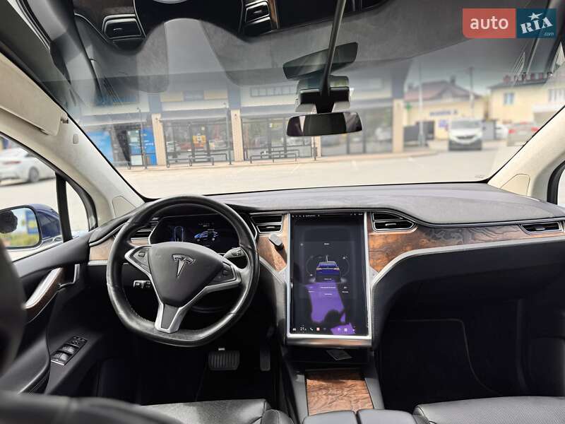 Позашляховик / Кросовер Tesla Model X 2016 в Хмельницькому