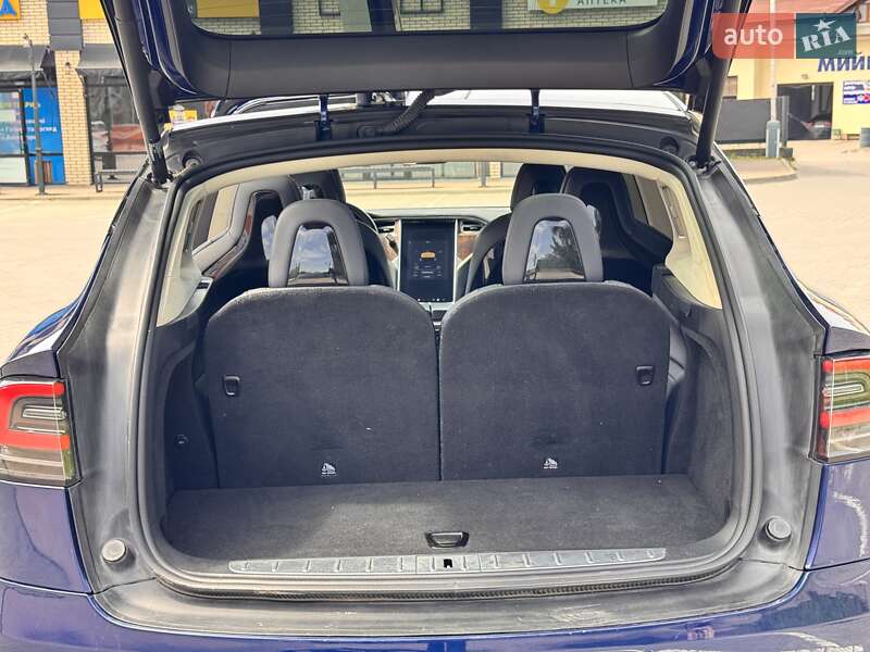 Позашляховик / Кросовер Tesla Model X 2016 в Хмельницькому