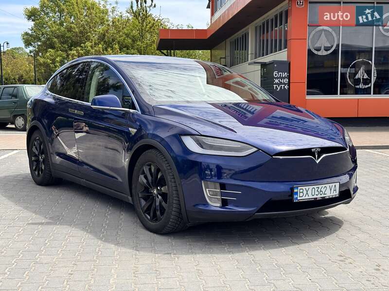 Позашляховик / Кросовер Tesla Model X 2016 в Хмельницькому