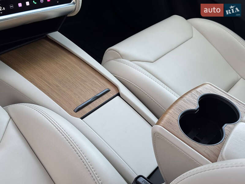 Внедорожник / Кроссовер Tesla Model X 2019 в Киеве