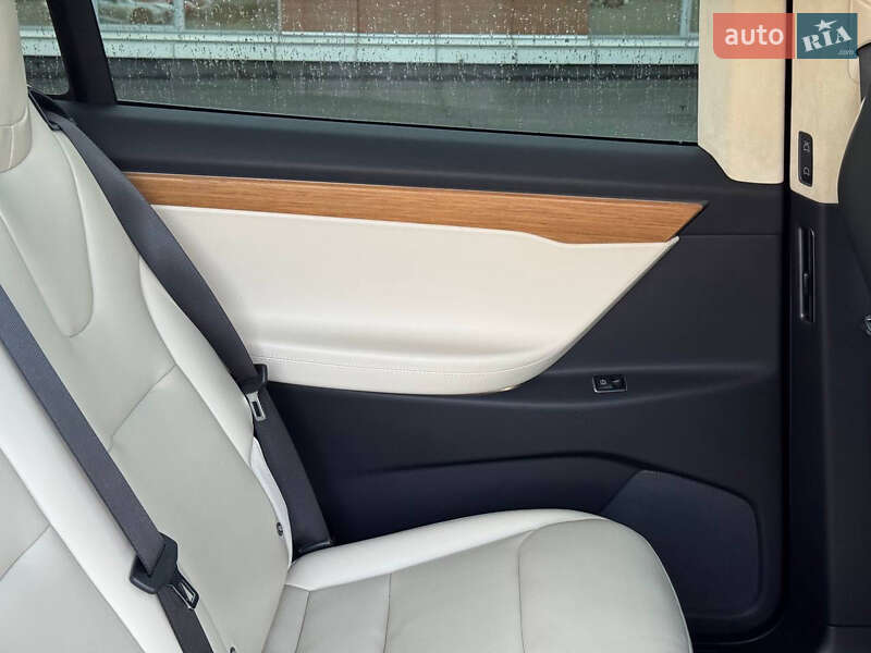 Внедорожник / Кроссовер Tesla Model X 2019 в Киеве