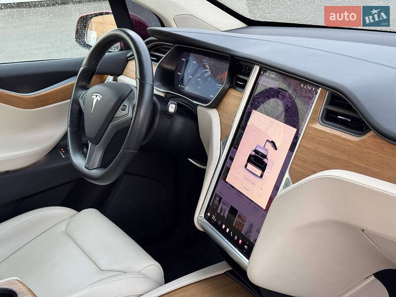 Внедорожник / Кроссовер Tesla Model X 2019 в Киеве