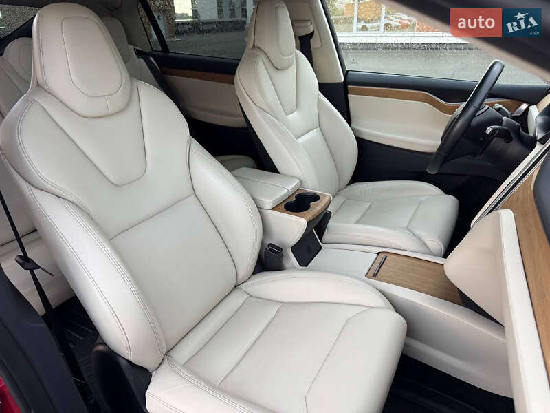 Внедорожник / Кроссовер Tesla Model X 2019 в Киеве