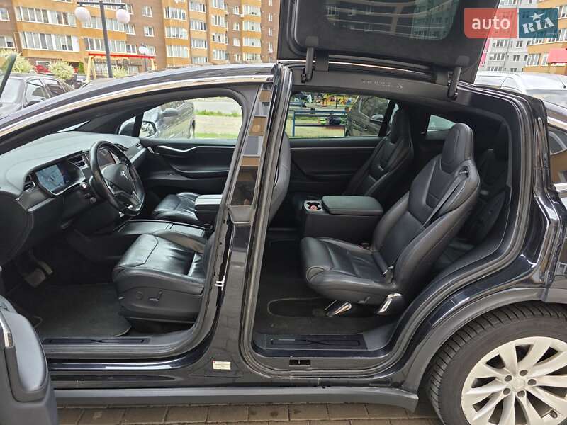 Внедорожник / Кроссовер Tesla Model X 2017 в Ровно