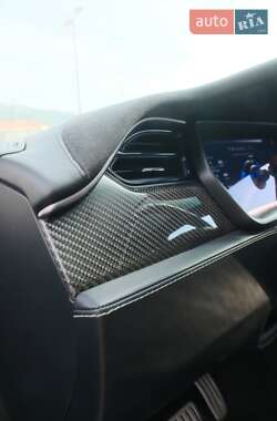 Позашляховик / Кросовер Tesla Model X 2019 в 
