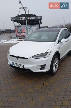Позашляховик / Кросовер Tesla Model X 2017 в 