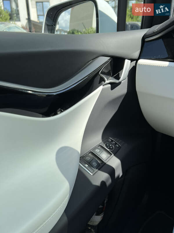 Позашляховик / Кросовер Tesla Model X 2020 в Києві