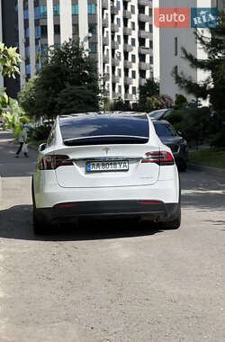 Внедорожник / Кроссовер Tesla Model X 2020 в 