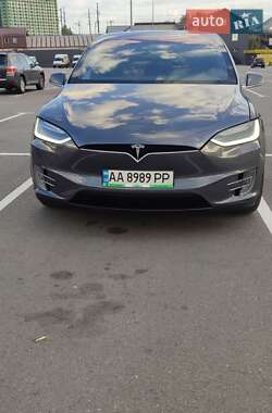 Позашляховик / Кросовер Tesla Model X 2017 в 