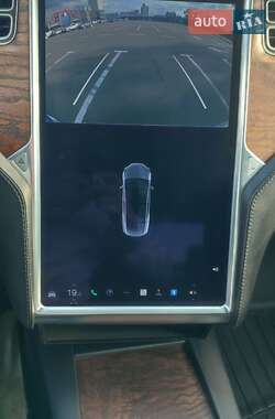 Позашляховик / Кросовер Tesla Model X 2017 в 