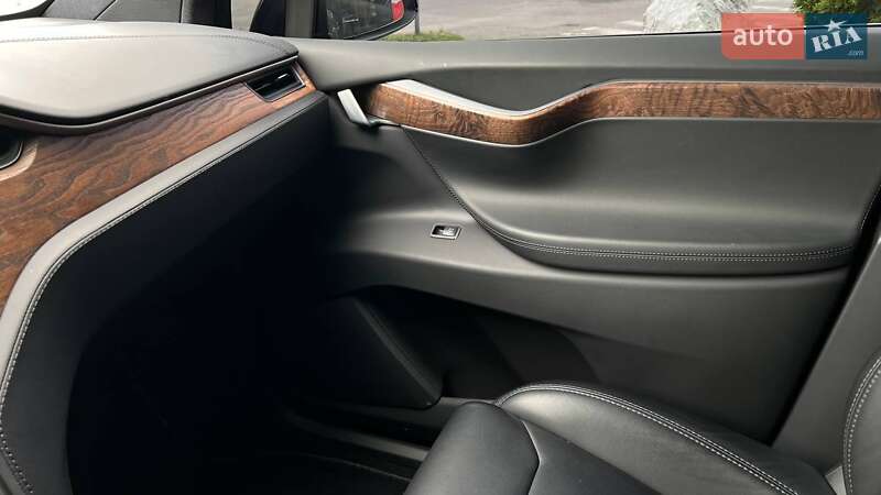 Внедорожник / Кроссовер Tesla Model X 2017 в Львове
