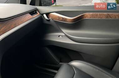 Позашляховик / Кросовер Tesla Model X 2017 в 
