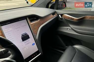 Позашляховик / Кросовер Tesla Model X 2017 в 