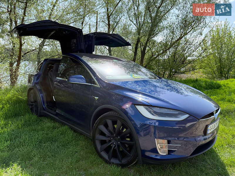 Внедорожник / Кроссовер Tesla Model X 2016 в Киеве