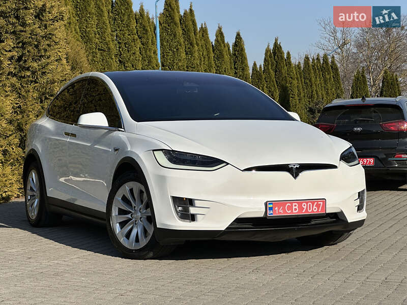 Позашляховик / Кросовер Tesla Model X 2018 в Львові