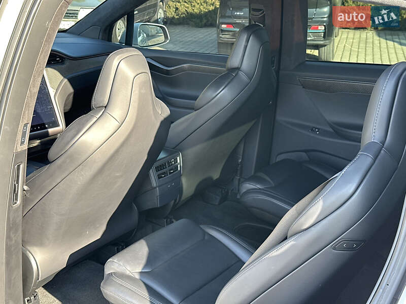 Позашляховик / Кросовер Tesla Model X 2018 в Львові