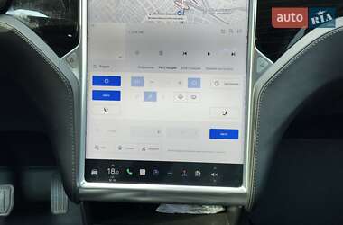 Внедорожник / Кроссовер Tesla Model X 2017 в 