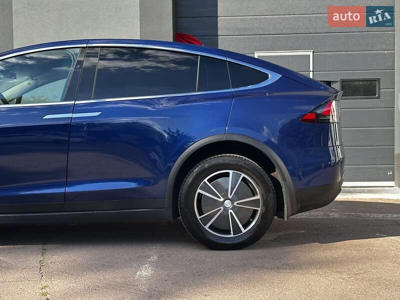 Внедорожник / Кроссовер Tesla Model X 2017 в Киеве