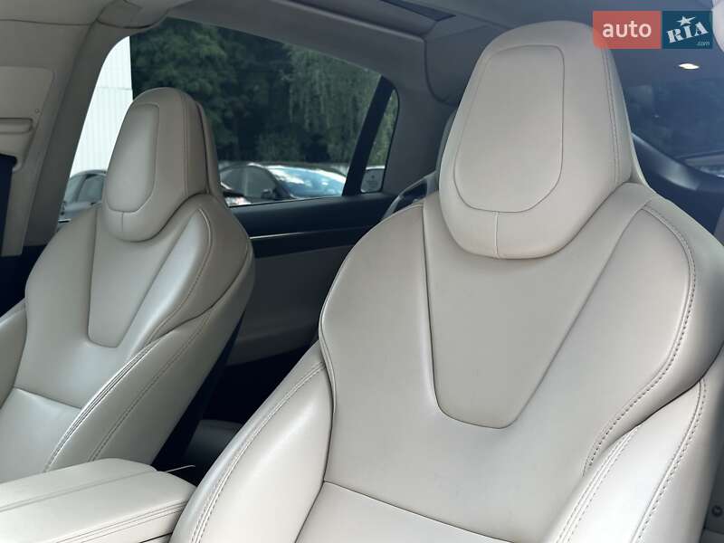 Позашляховик / Кросовер Tesla Model X 2017 в Києві