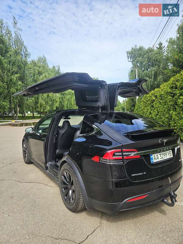Внедорожник / Кроссовер Tesla Model X 2018 в Киеве