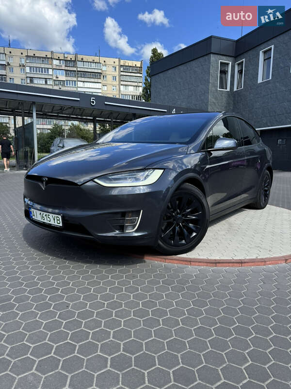 Позашляховик / Кросовер Tesla Model X 2017 в 