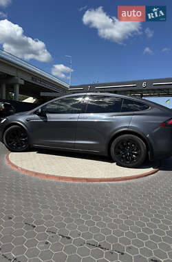 Позашляховик / Кросовер Tesla Model X 2017 в 