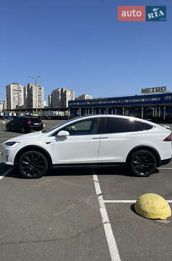 Внедорожник / Кроссовер Tesla Model X 2017 в 