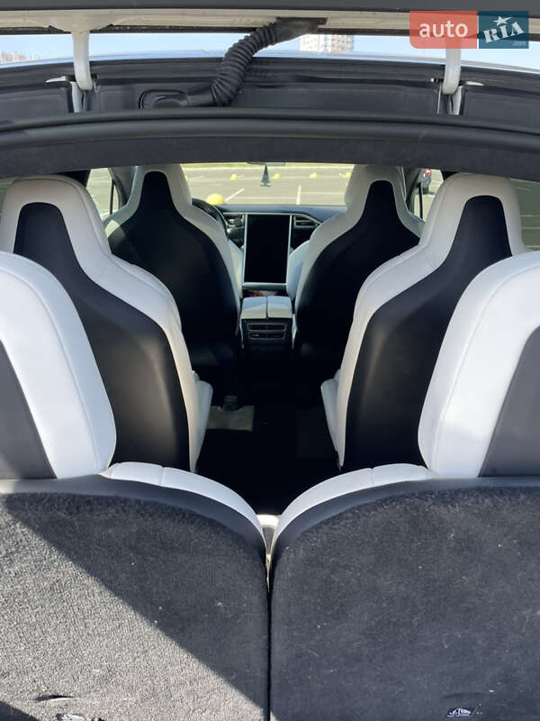 Внедорожник / Кроссовер Tesla Model X 2017 в Киеве