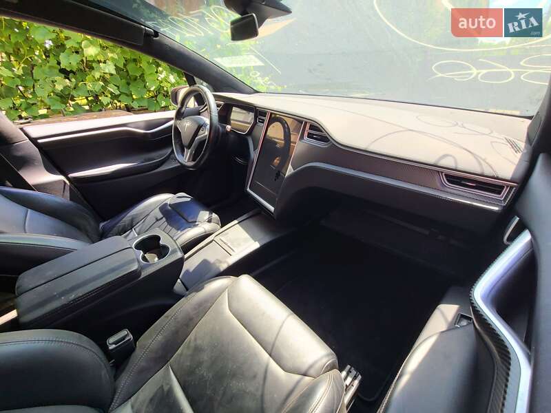 Позашляховик / Кросовер Tesla Model X 2017 в Львові