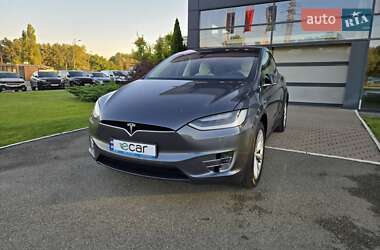 Позашляховик / Кросовер Tesla Model X 2018 в 