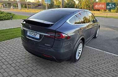 Позашляховик / Кросовер Tesla Model X 2018 в 
