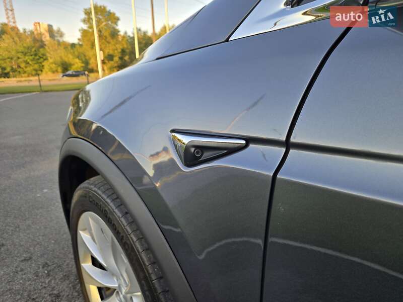 Позашляховик / Кросовер Tesla Model X 2018 в Києві фото 21 Позашляховик / Кросовер Tesla Model X 2018 в Києві