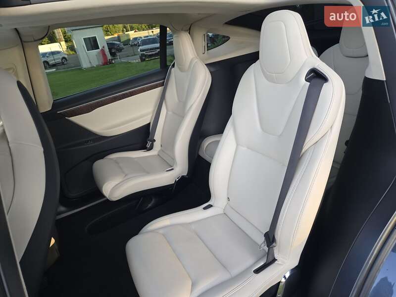 Позашляховик / Кросовер Tesla Model X 2018 в Києві фото 37 Позашляховик / Кросовер Tesla Model X 2018 в Києві