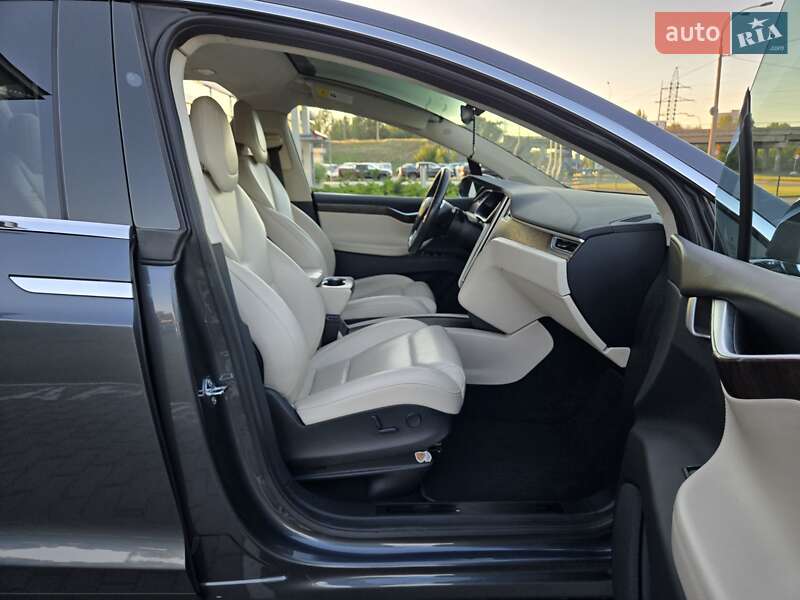 Позашляховик / Кросовер Tesla Model X 2018 в Києві фото 41 Позашляховик / Кросовер Tesla Model X 2018 в Києві