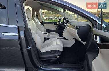 Позашляховик / Кросовер Tesla Model X 2018 в 