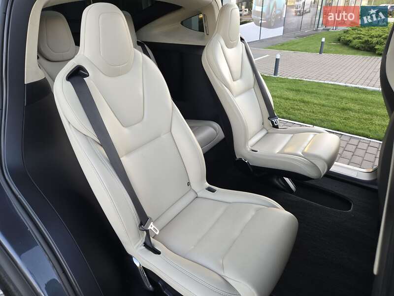 Позашляховик / Кросовер Tesla Model X 2018 в Києві фото 47 Позашляховик / Кросовер Tesla Model X 2018 в Києві