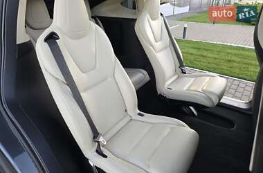 Позашляховик / Кросовер Tesla Model X 2018 в 