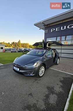 Позашляховик / Кросовер Tesla Model X 2018 в 