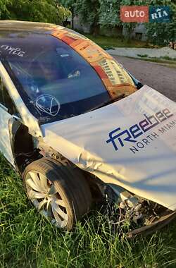 Внедорожник / Кроссовер Tesla Model X 2017 в 